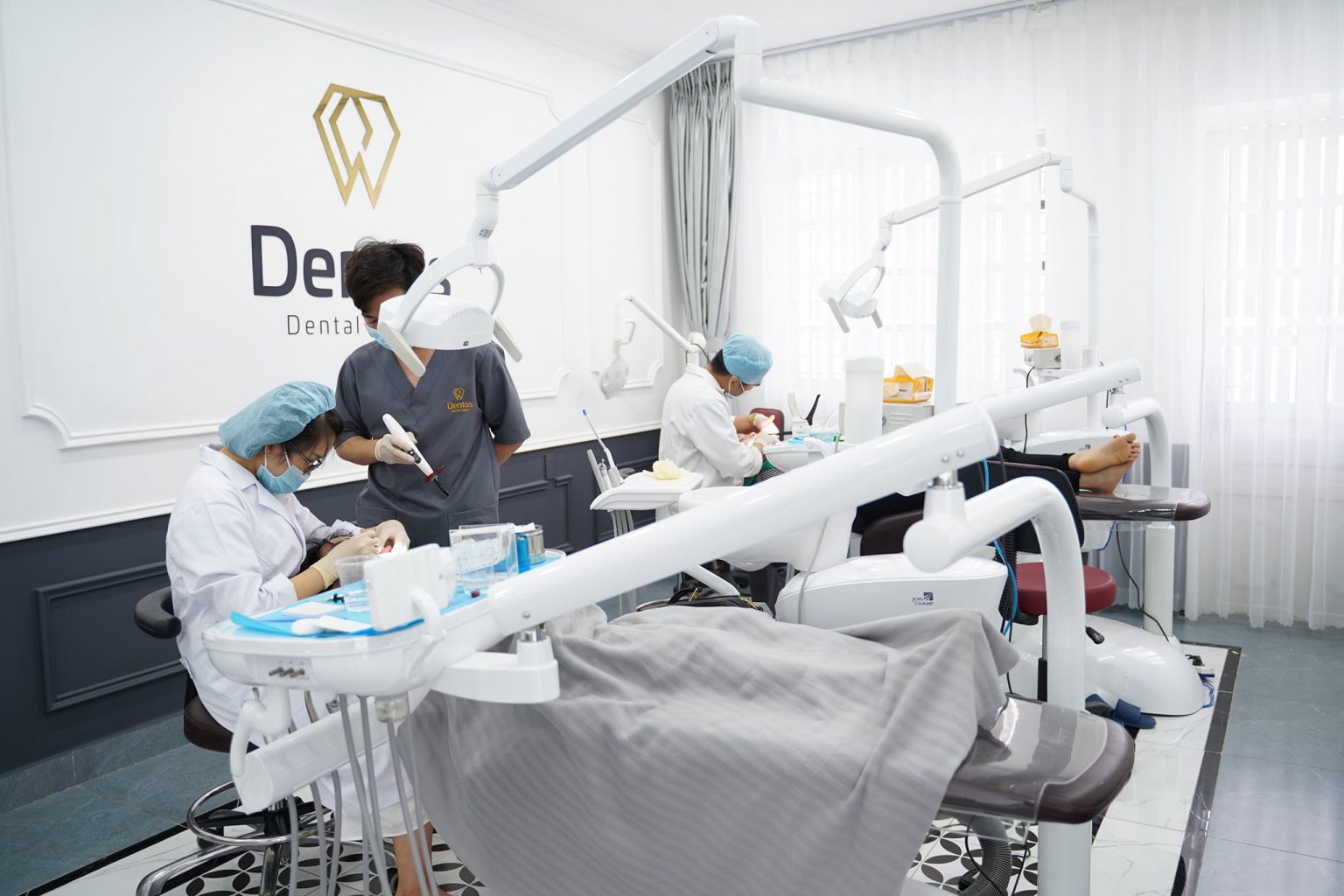 Đổi răng sứ cũ lấy răng sứ mới có hiệu quả không?